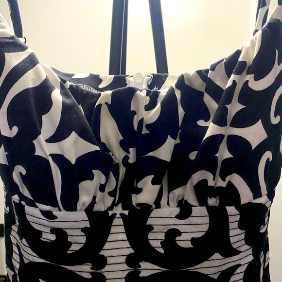 Black/White Dress with Straps Size 14 - Picture 4 of 9